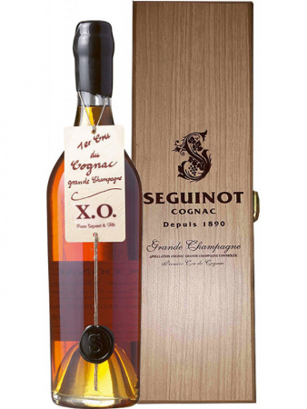 18.07.Seguinot-XO-in-wooden-600x800
